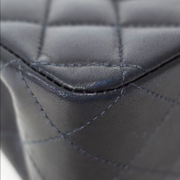 Chanel Matelasse Handbag - Picture 4 of 8